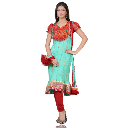 महिलाओं के इंडो वेस्टर्न पहनावे