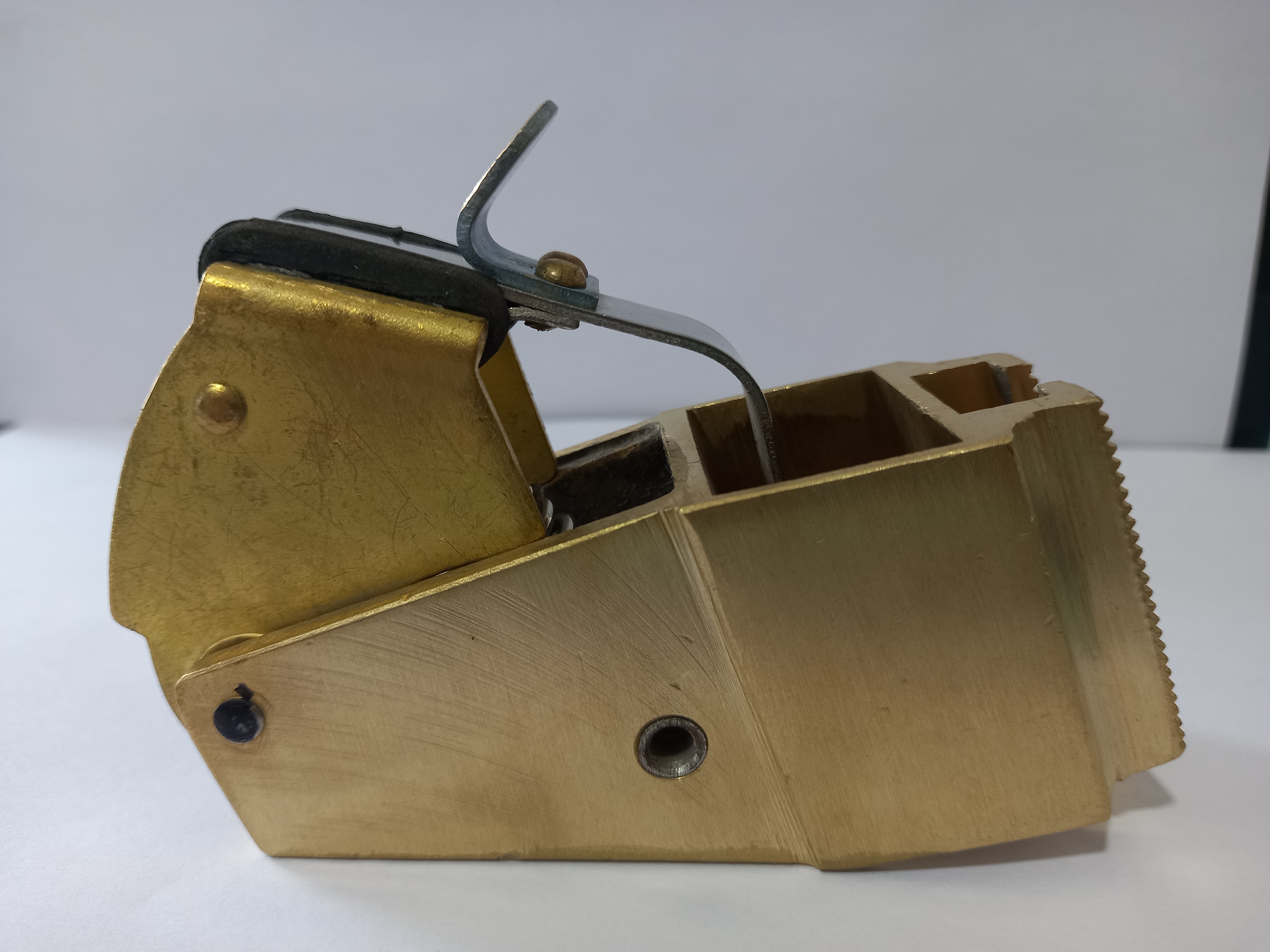 Carbon Brushes Holders Traction Application - Color: Brass