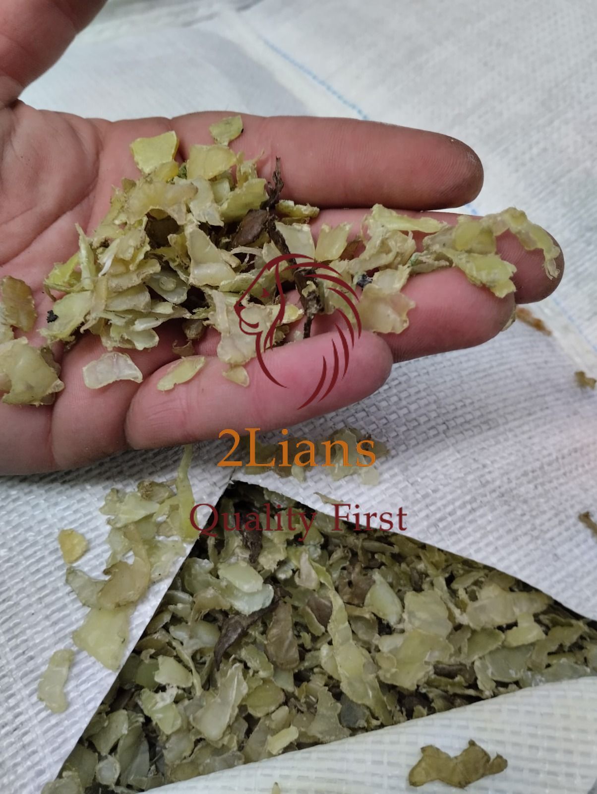 Hdpe Washed Regrind Natural & White - Color: Natural/white