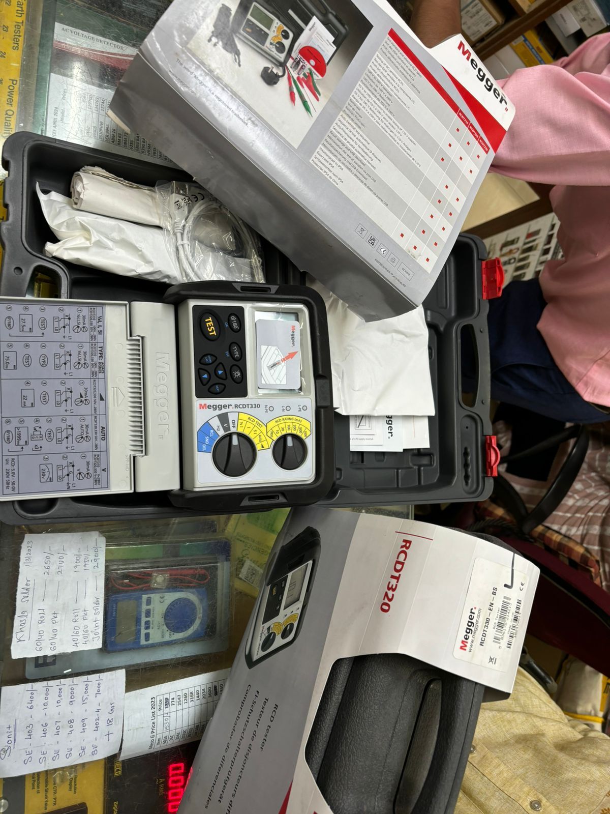 Digital/analog Earth Testers - Material: Plastic