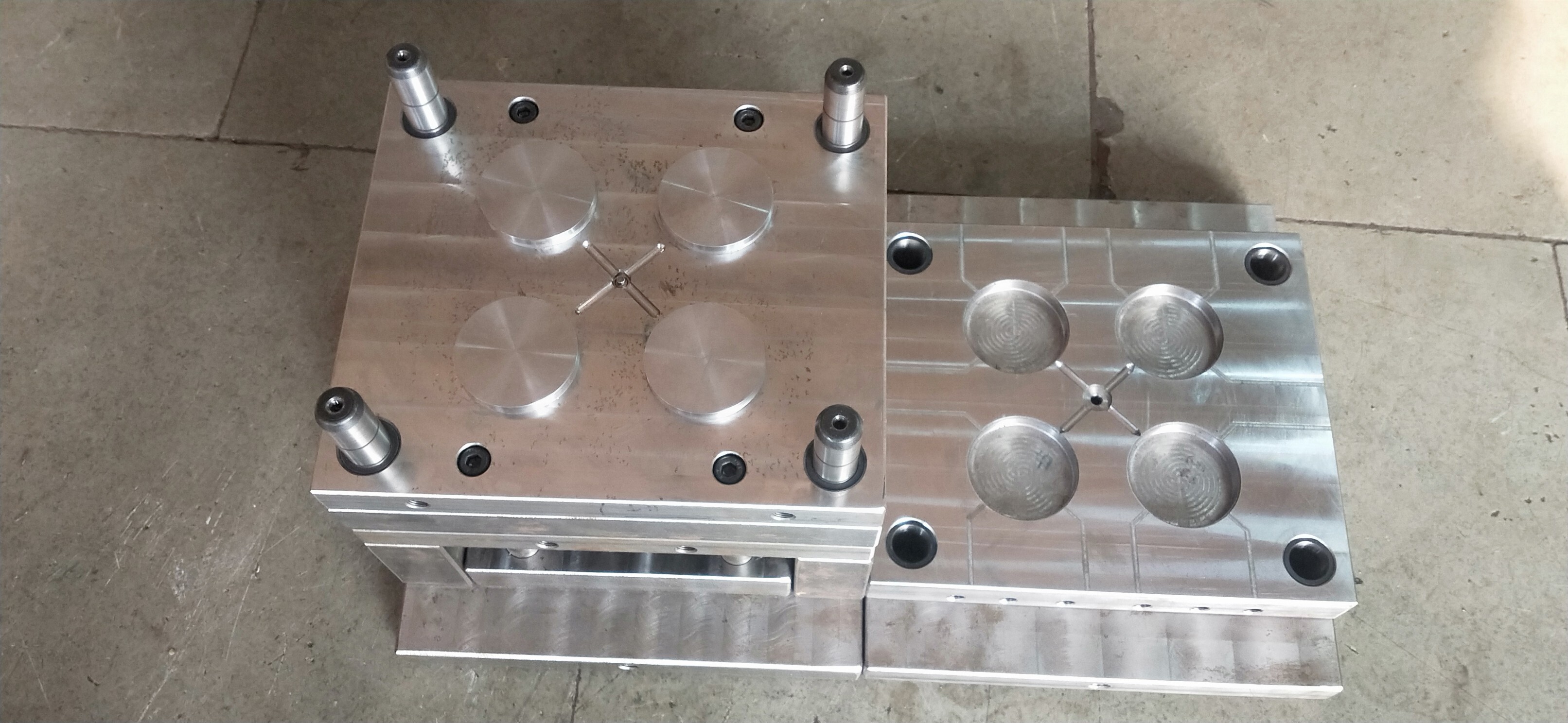 Plastic Injection Mould - Cavity: Yes