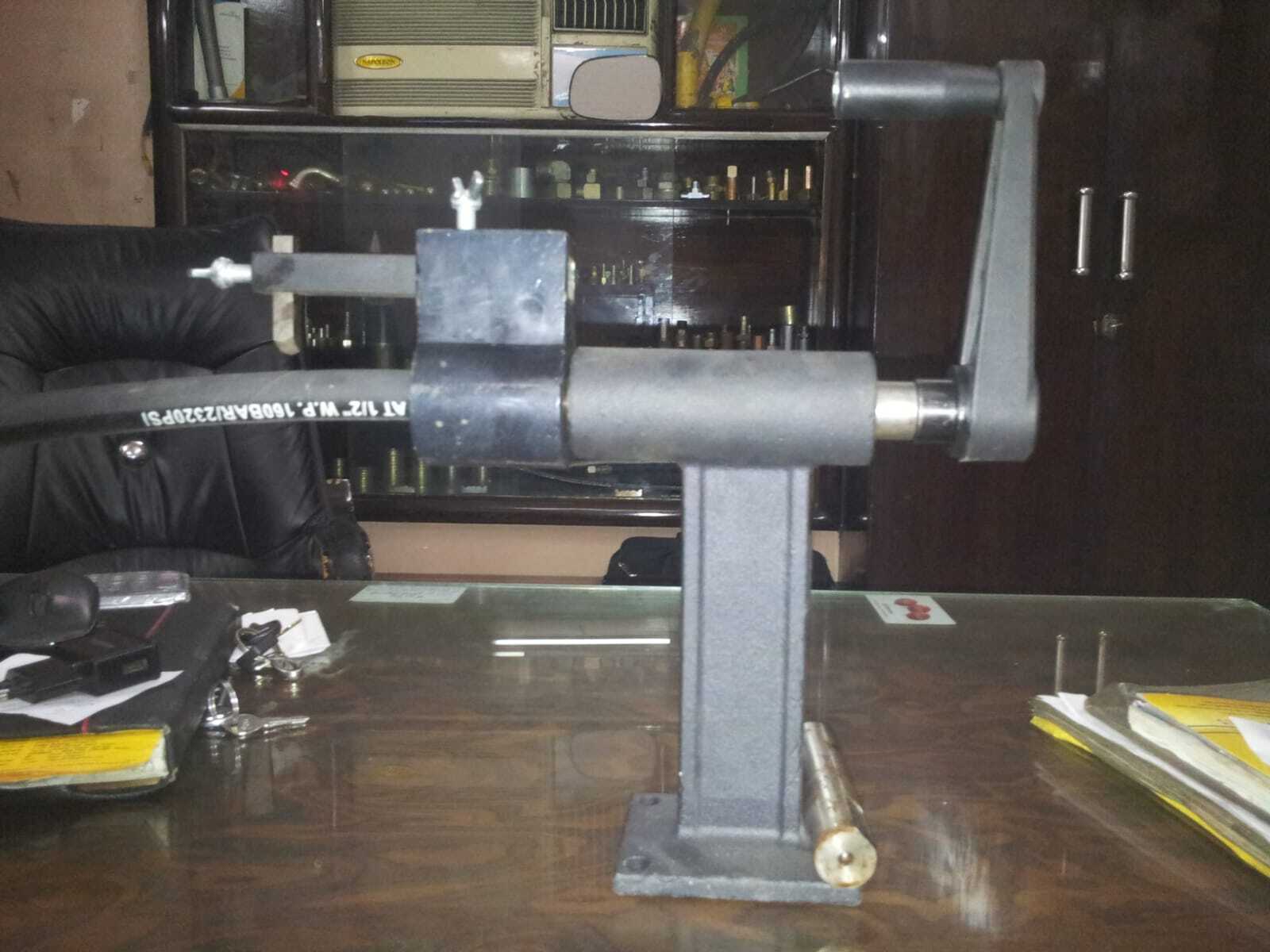 Skiving Machine Manual Hand Oprated - Dimension (L*w*h): 320 X 225 X 90 Mm Millimeter (Mm)