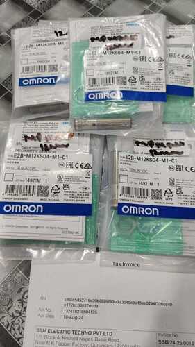 OMRON निकटता सेंसर, E2B-M12KS04-M1-C1