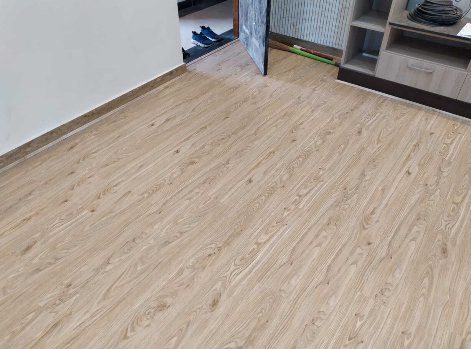 Pvc Flooring - Color: Green/red/blue