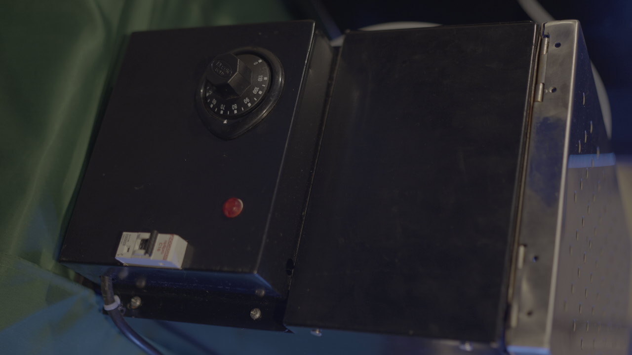 Coffee Vending Machine - Touchscreen - Automatic Grade: Automatic