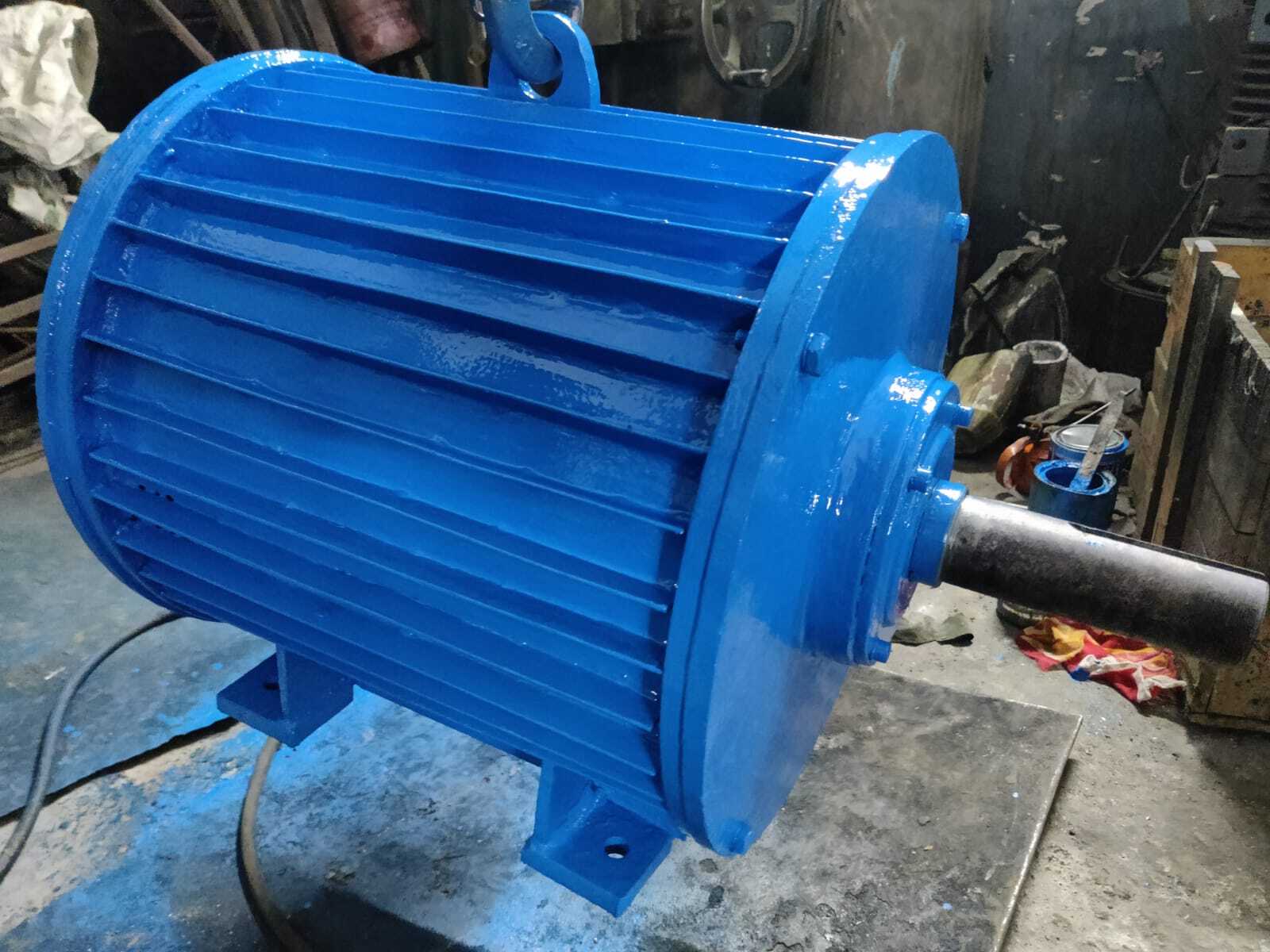 Low Rpm Generator - En8 Material, 305x370x435 Mm Dimensions, Silver Color | 3 Kw Rated Power, 415 Volt Voltage, Three-phase Output, Ip54 Protection Class, Electric Start, 24-month Warranty