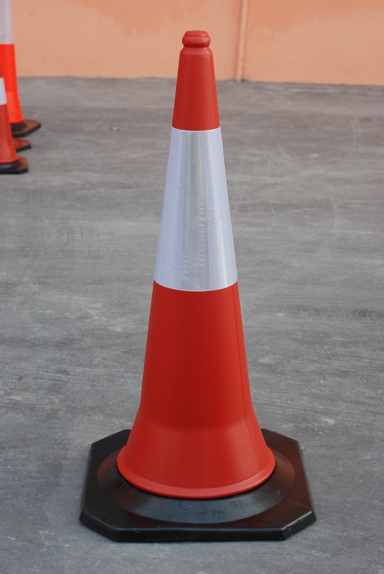 Traffic Cone 1000 Mm - Plastic, Size 490 * 490 Mm, Color Red, Weight 3.5 Kg | Flexible Design For Road Safety Compliance