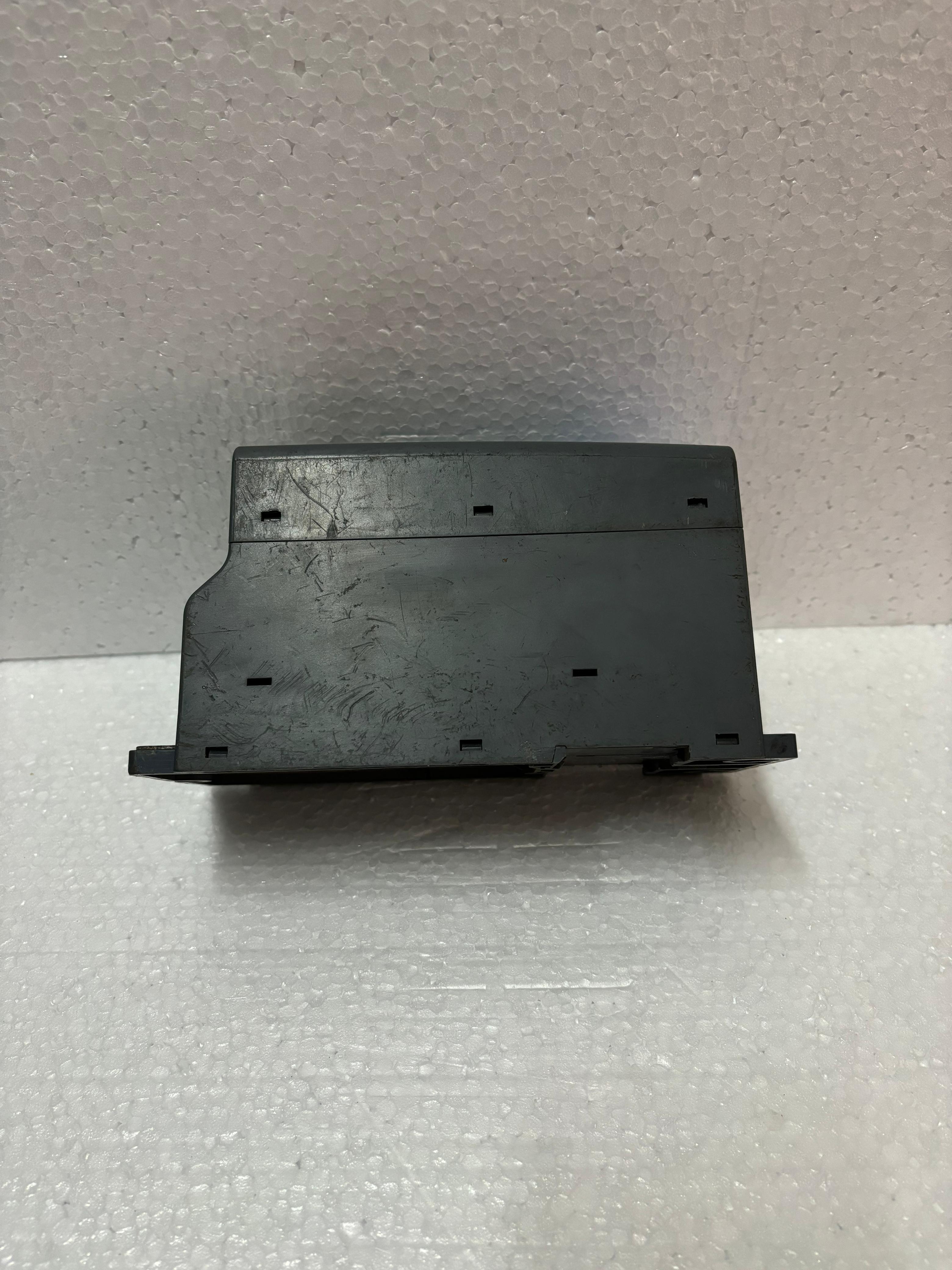 Vacon 0010-3l-0004-4-machinery - 3 Phase Ac Drive 1.5 Hp 380-480v | 0-320hz Frequency 2-6kg Weight