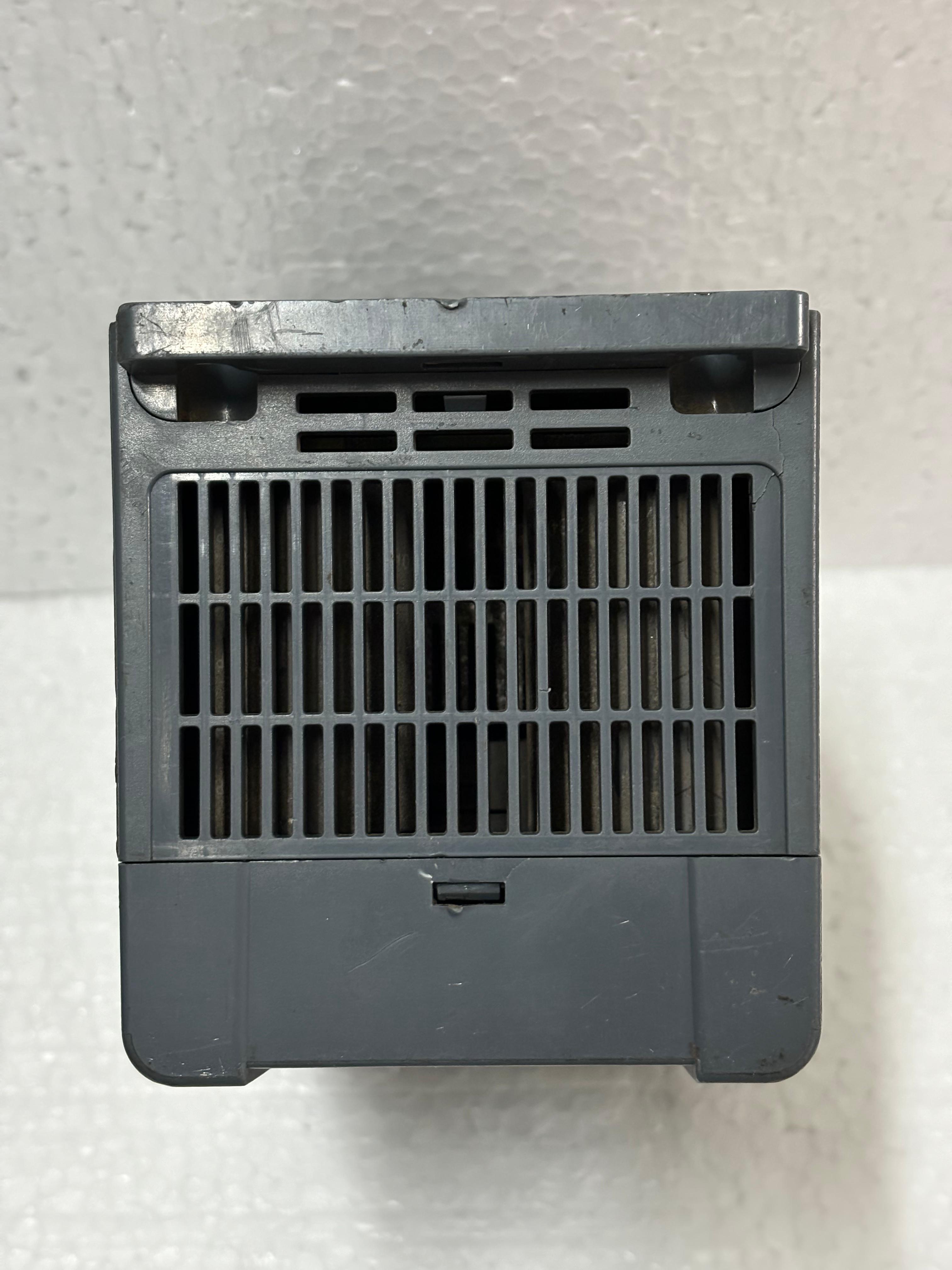 Vacon 0010-3l-0004-4-machinery - 3 Phase Ac Drive 1.5 Hp 380-480v | 0-320hz Frequency 2-6kg Weight