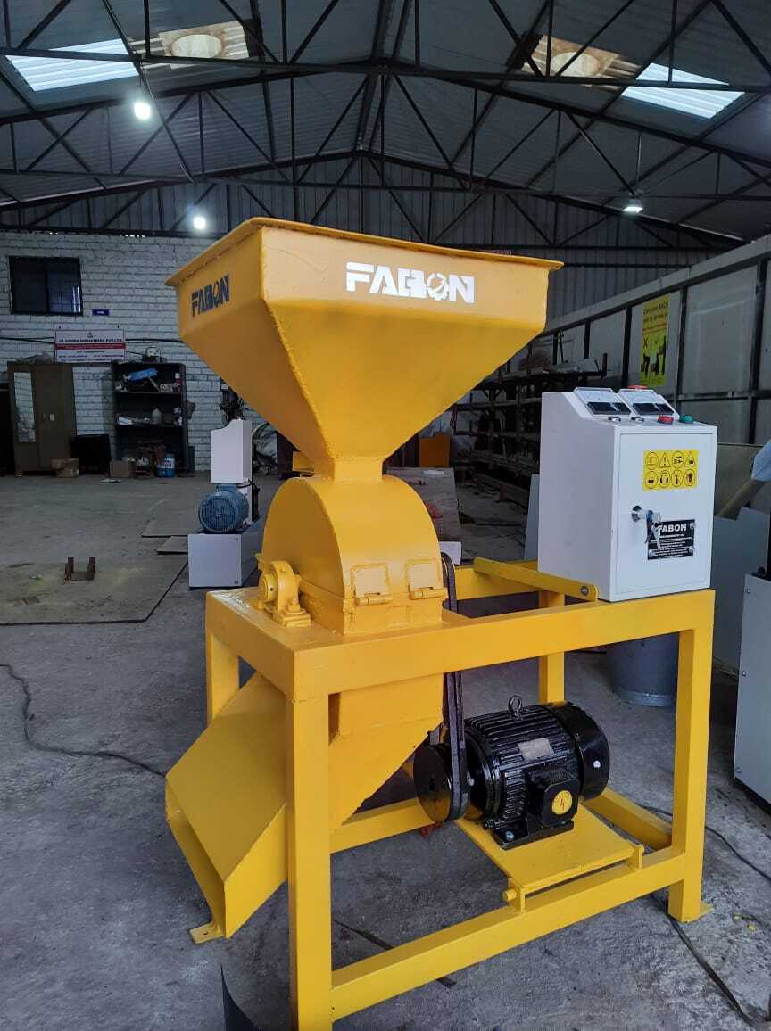 Feed Grinding Machine 500-600 Kg Hour - Color: Yellow
