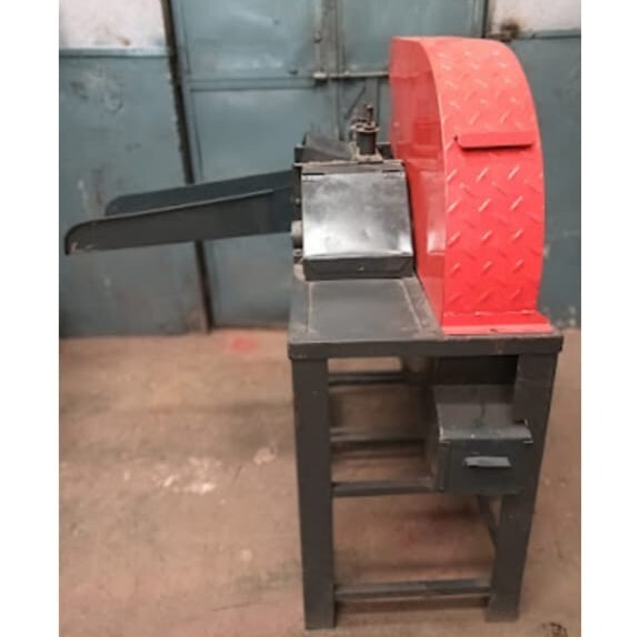 Chaff Cutter Machine - Color: Black & Red