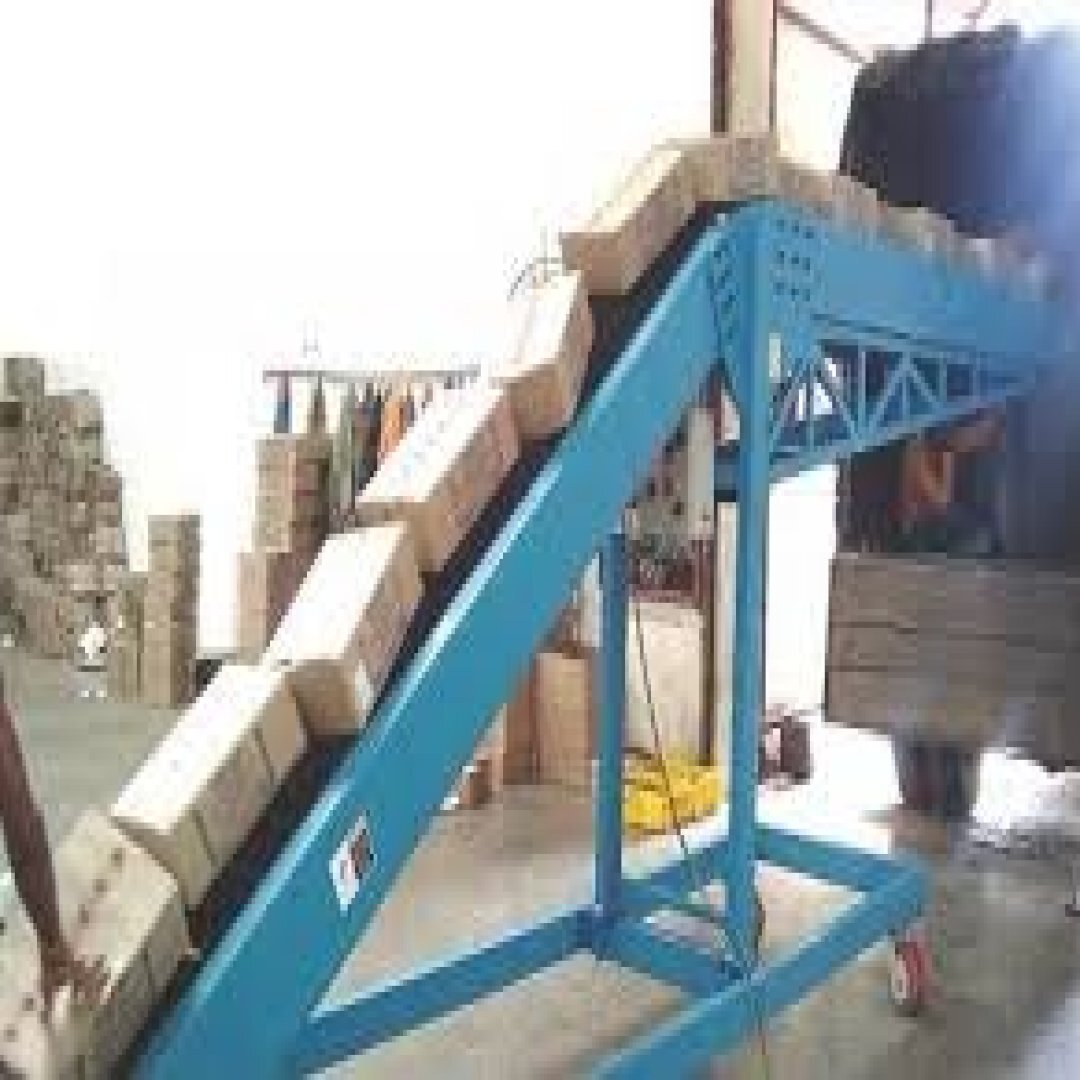 Truck Loader - Metal Flat Belt Conveyor | Standard Size, Durable Structure, Efficient Material Handling, Warranty Included