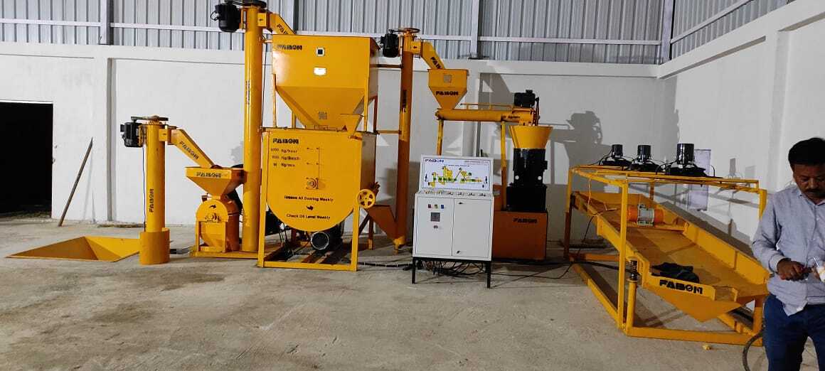 Cattle Feed Pellet Machine - 375-450 Kg Hour | Yellow Automatic Operation Customized Solutions