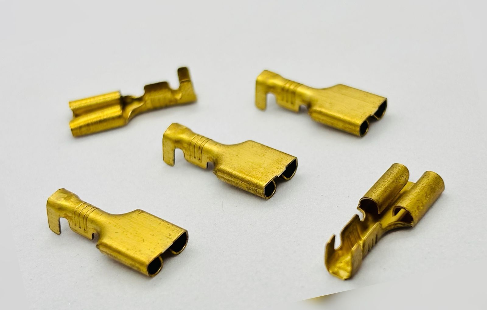6.4 Female Plain Terminal