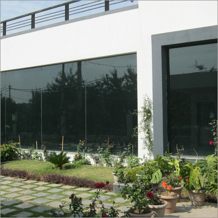 ग्लास निर्माण सेवाएँ