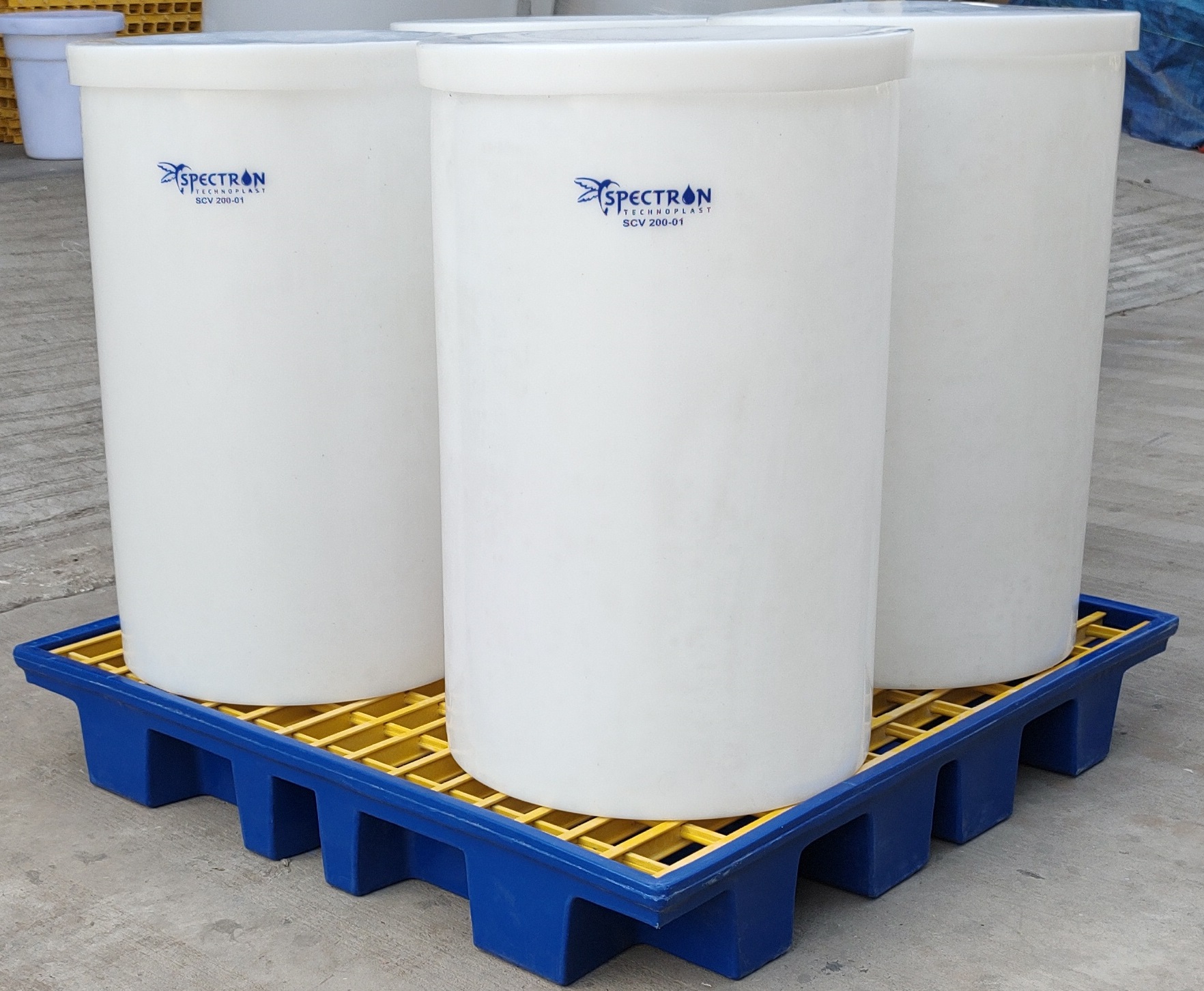 Spill Containment Pallet - Lldpe/frp, 1300 Mm X 1300 Mm X 200 Mm, White - 500 Liter Capacity, 1000 Kg Load Capacity, 2-way Forklift Access, Industrial Storage Solution