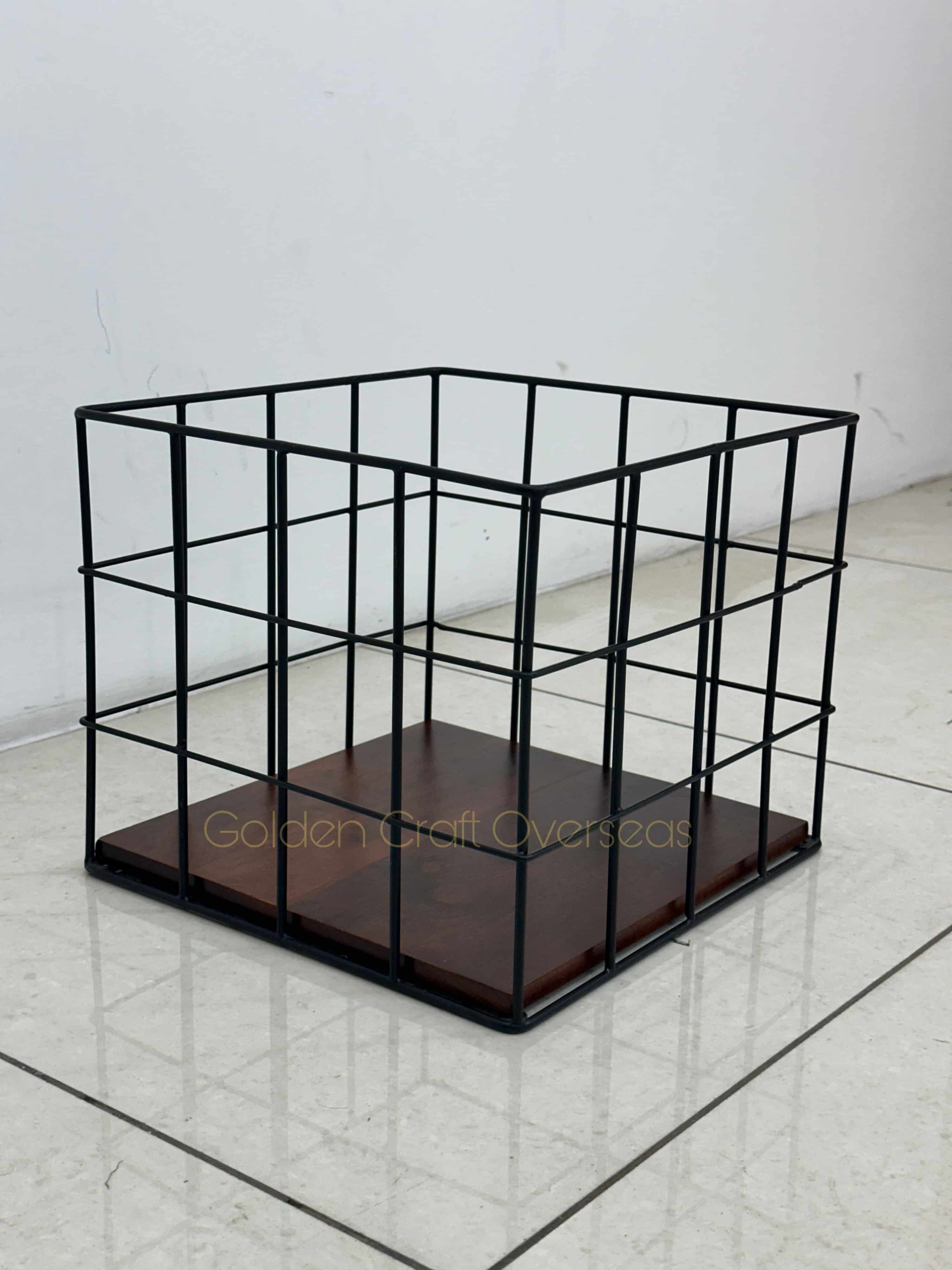 Iron Basket - Color: Black