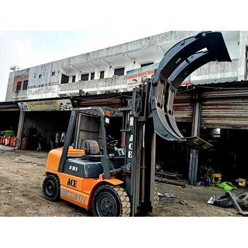 PRC के साथ इस्तेमाल किया गया ऐस फोर्कलिफ्ट