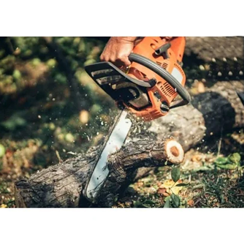 62cc Petrol Chainsaw - Semi-automatic, Matte Black | Ergonomic Design, Anti-vibration Technology, Safety Throttle Switch, Extended Use