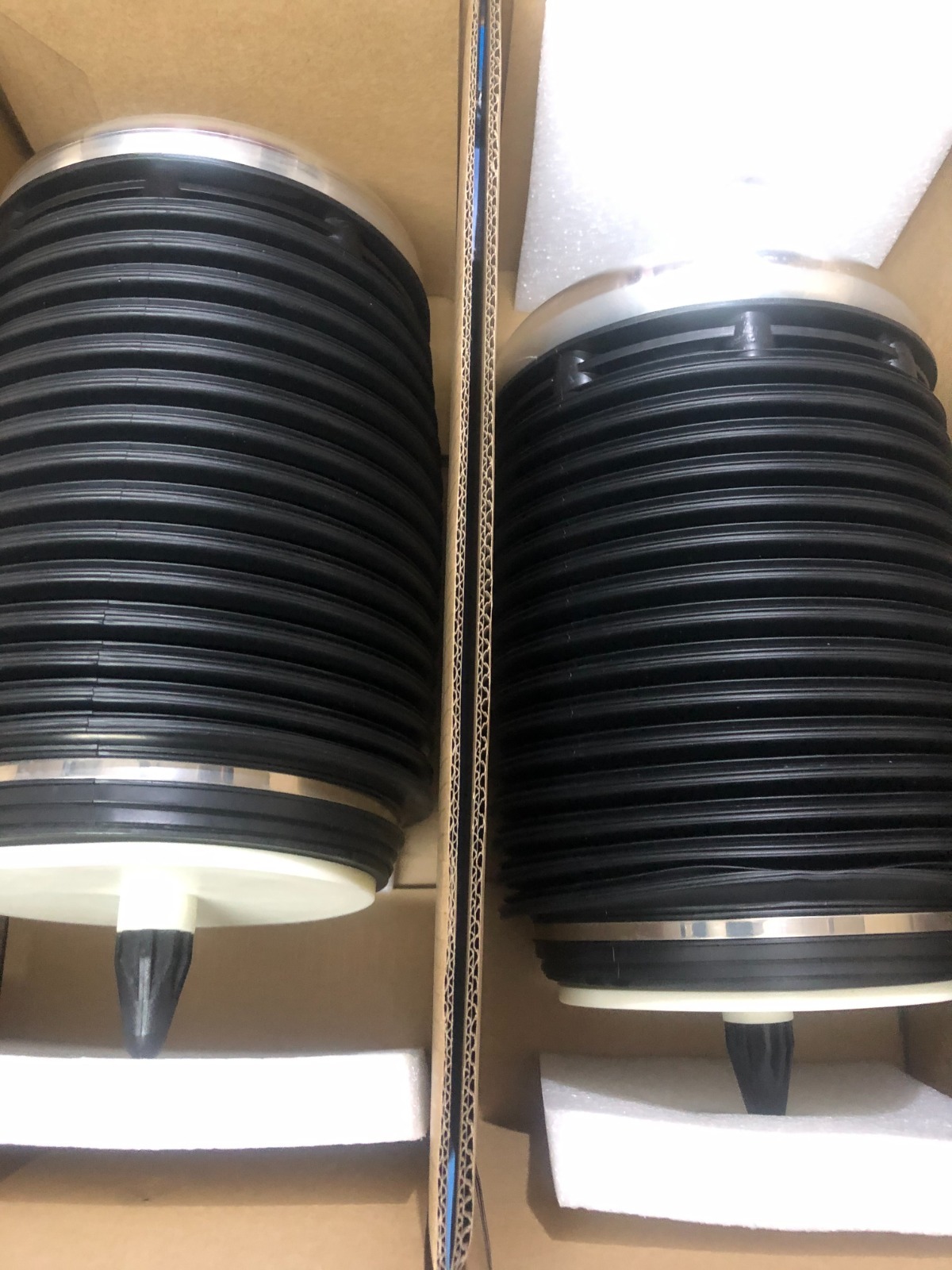 Airmatic Balloon - Color: Black