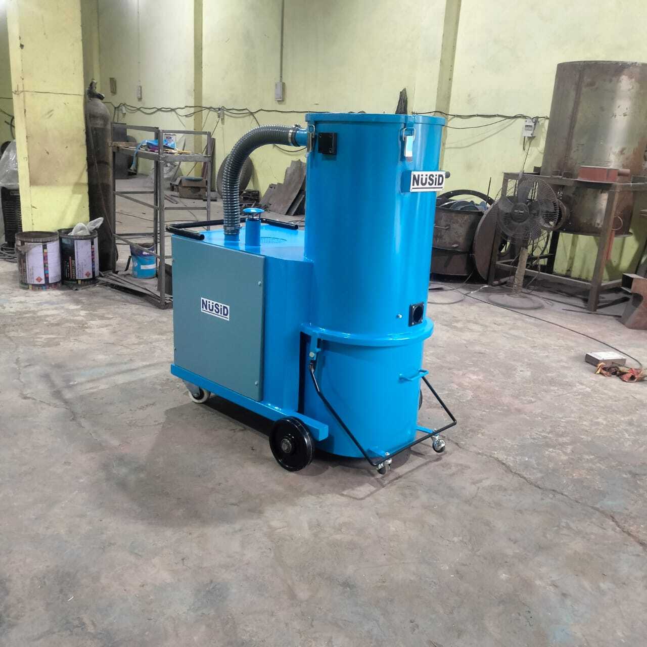 Industrial Cleaning Machine - Color: Blue And Silver