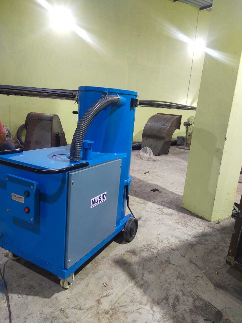 Industrial Cleaning Machine - Color: Blue And Silver