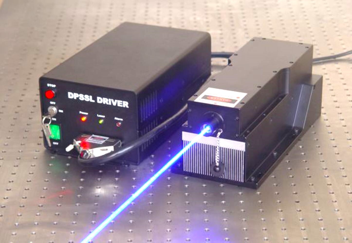 Blue Diode Laser Module 450nm - Laser Power 100mw - 2000mw, Beam Diameter 3mm / 1mm, Modulation Ttl 1khz - 100 Khz, Laser Lifetime 10000 Hours