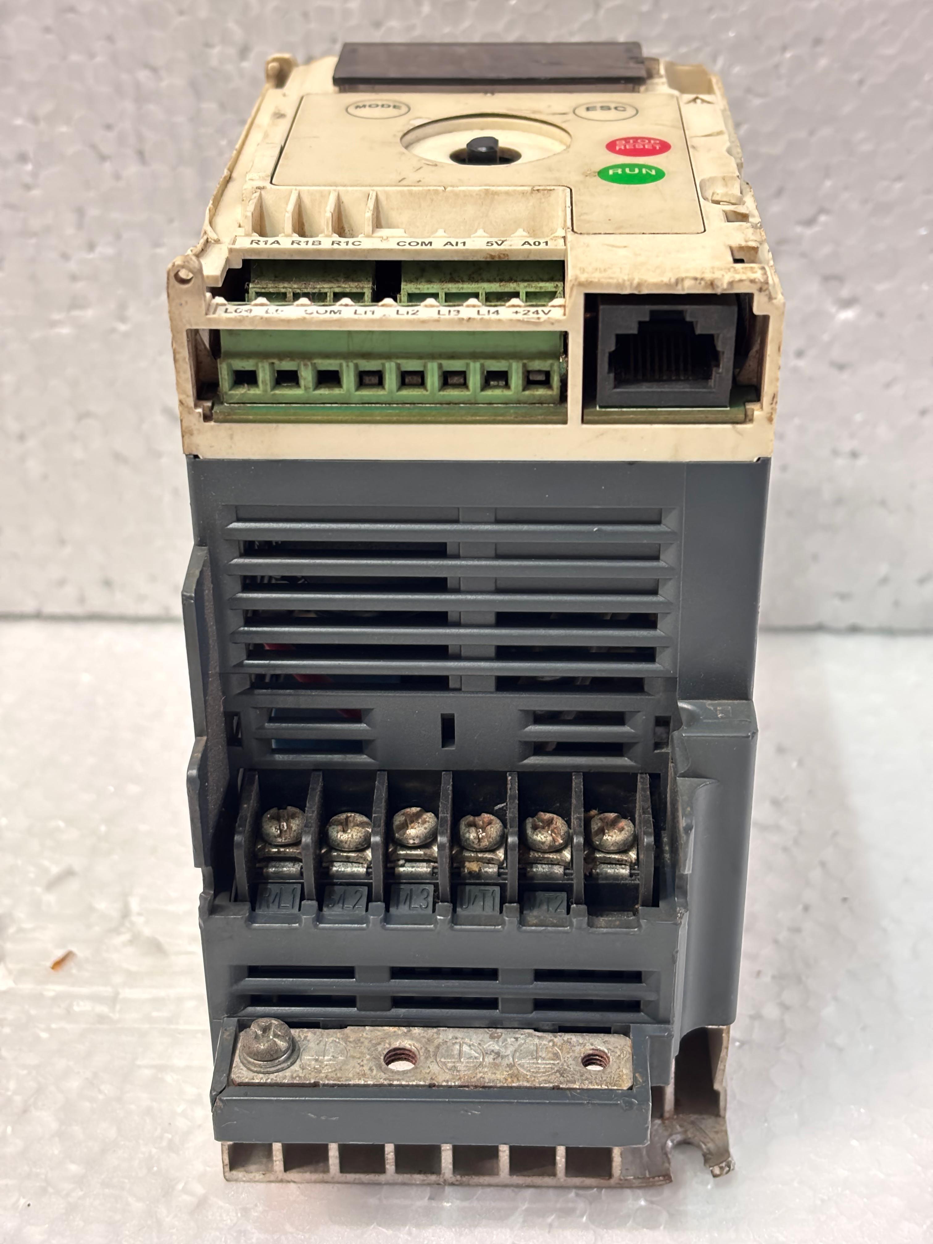 Telemecanique Atv303h037n4e Ac Drive - Color: White