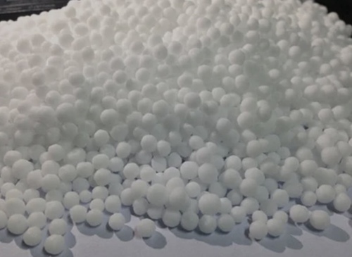 Technical Grade Urea - Powder Form, Industrial Usage at Room Temperature