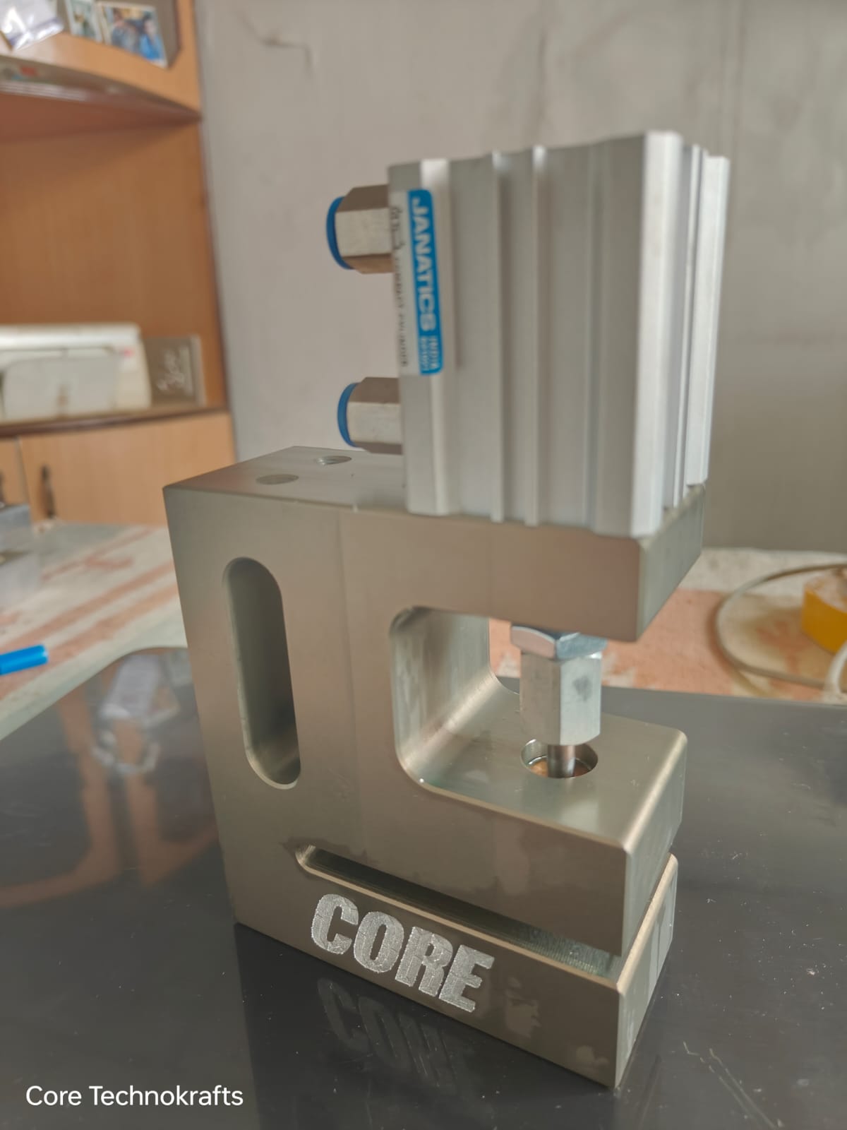 Pneumatic Hole Punch Machine - Capacity: 300 Pcs/min