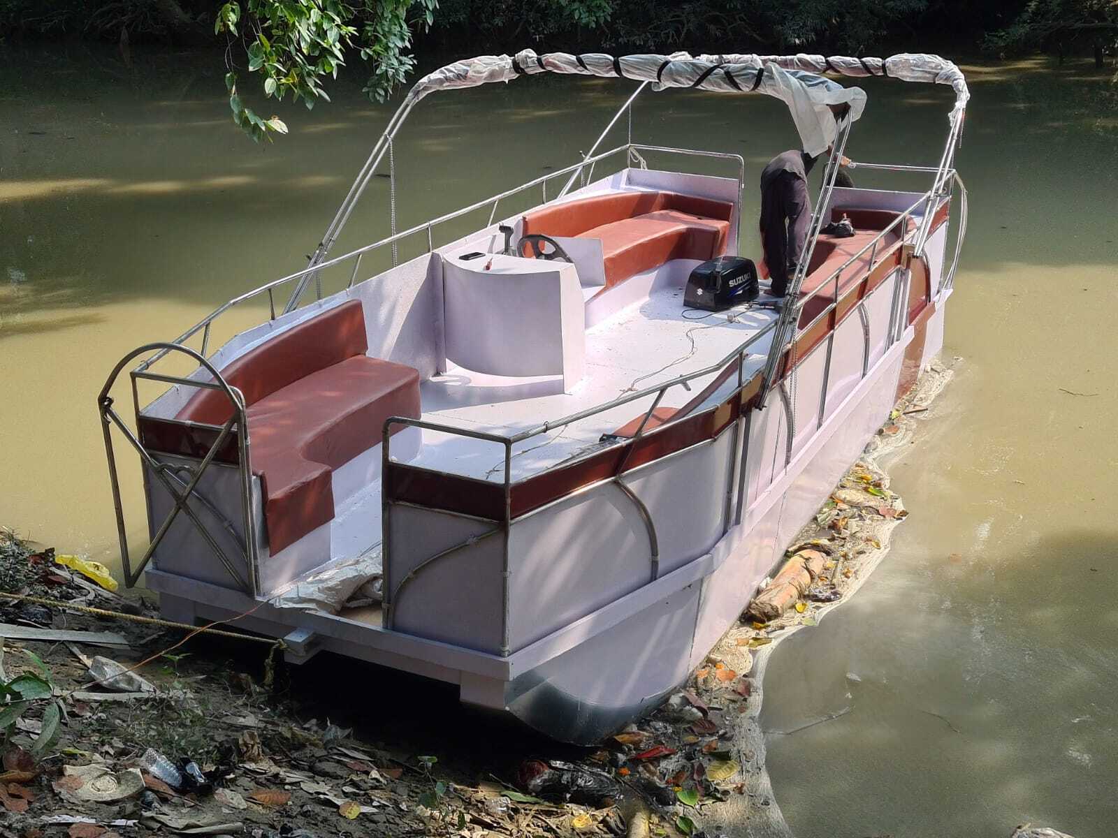 25 Seater Aluminium Pontoon Boat - Capacity: 2-3 Kg