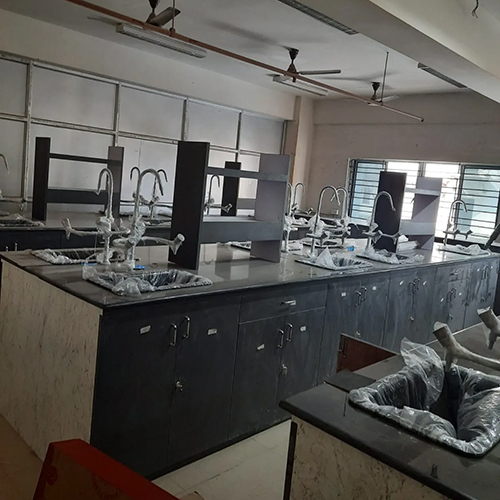 लैब आइलैंड टेबल
