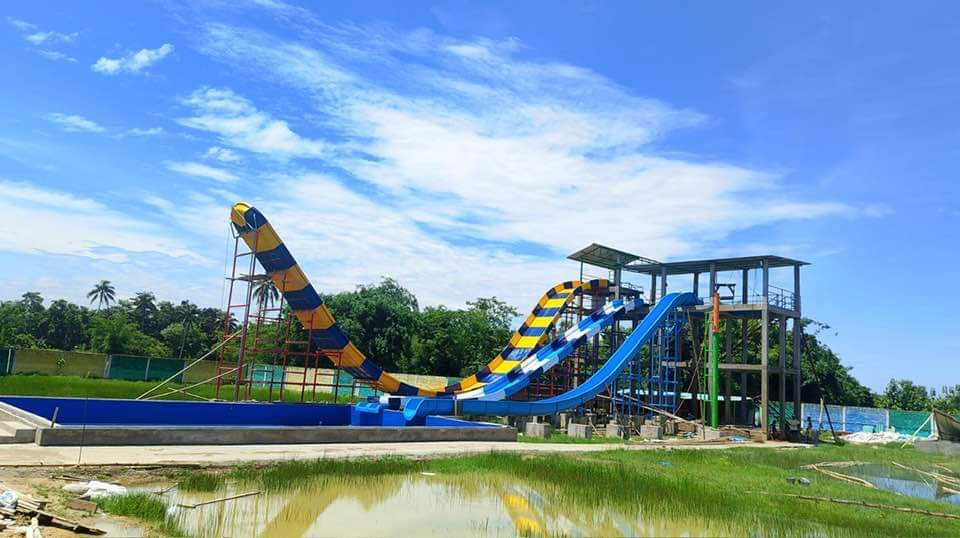 Combination Water Slide - Passenger Capacity: 200
