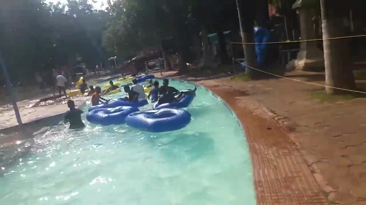 Crazy River Pool - Length: 50-100 Foot (Ft)