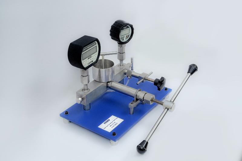 Table Top Comparison Test Pump ( Pressure Calibrator)