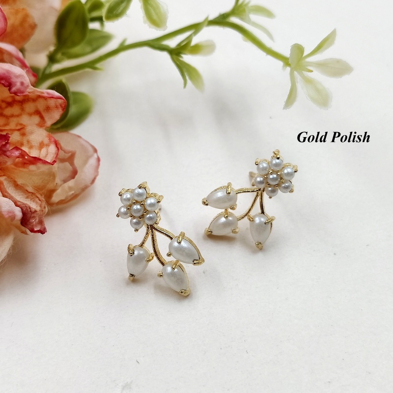 Leafy Style Shiny American Diamond Earring - Zircon, Copper Alloy, White Polish | Elegant Design For Women, Perfect For Weddings, Parties, And Engagements