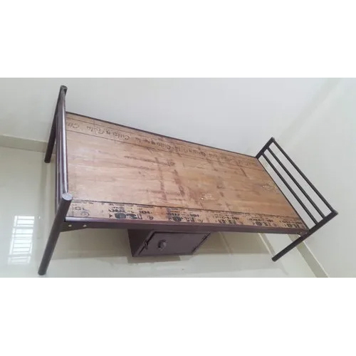 स्टोरेज के साथ सिंगल कॉट बेड