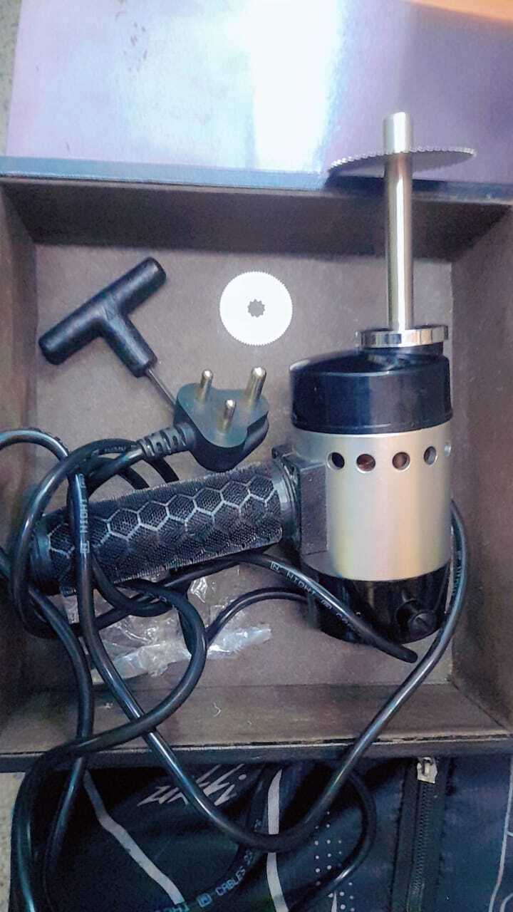 Electric Plaster Cutter - Metal, Plastic, 20x10x5 Cm, Blue | 2 Kg Weight, 10 Cm Blade Diameter, Designed For Safe Cutting Of Plaster Casts