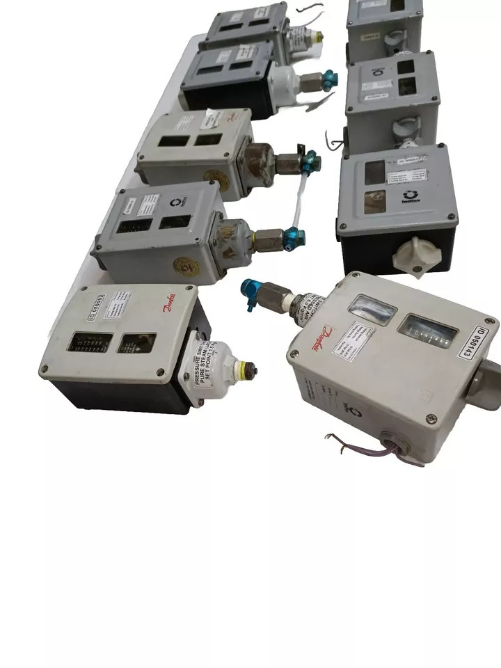 Pressure Switch - Color: Gray