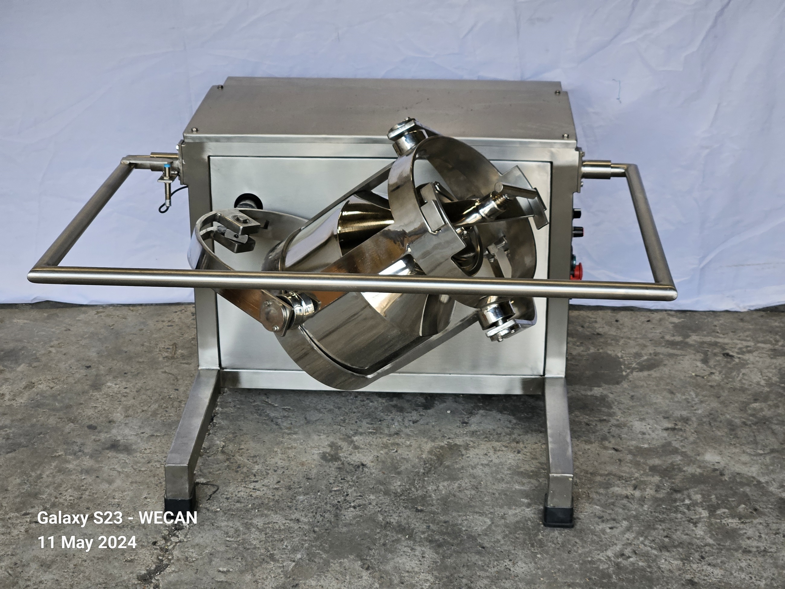 3d Tumbler Mixer Machine - Capacity: 100 Kg/hr