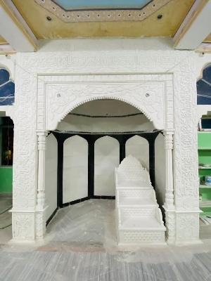 Qibla Masjid - Material: Marble
