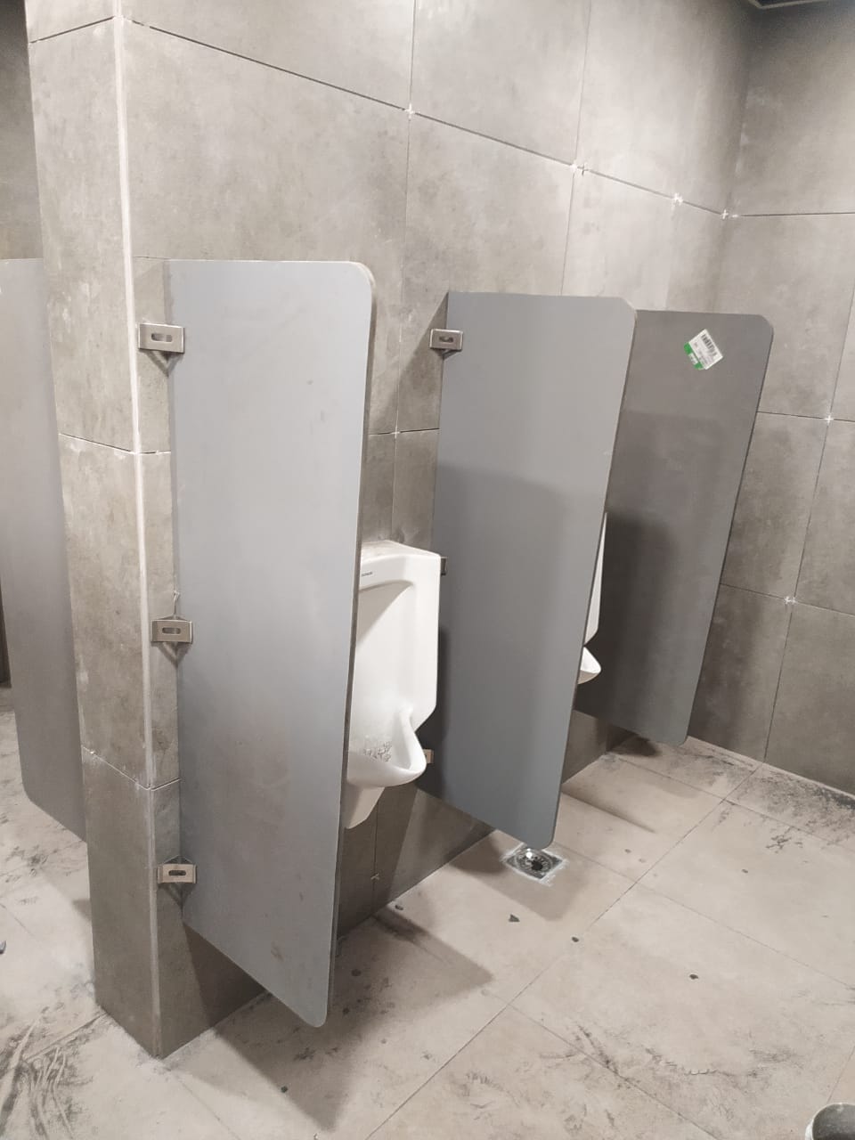 Urinal Partition Divider Panel - Glazed Tile & Sandwich Panel, Custom Color Options With Long Life Span & Ss Clamp Included