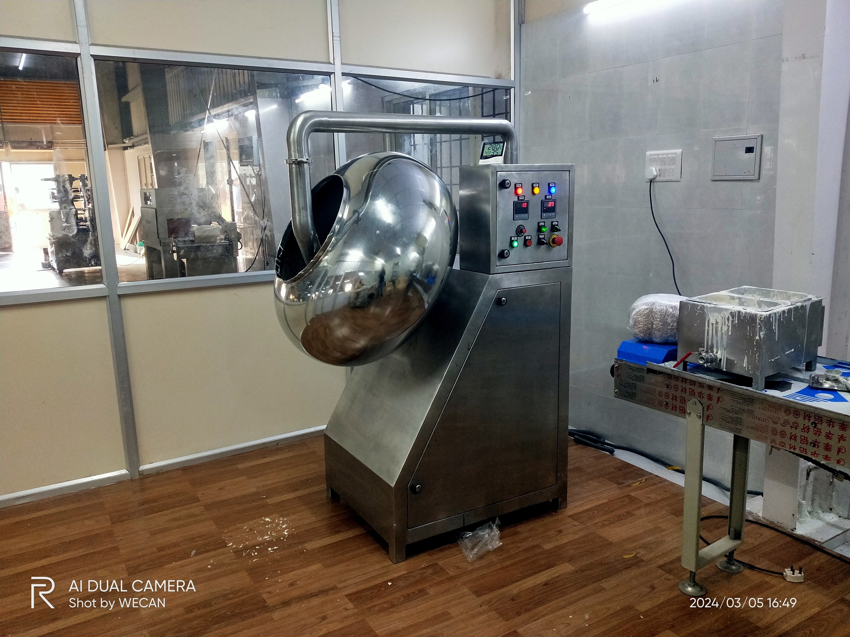 Stainless Steel Small Chocolate Panning Machine - Coating Speed: Variable Rpm