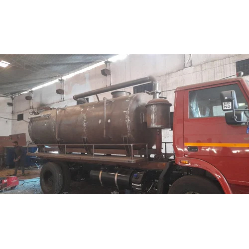 Truck Mounted Suction Cum Jetting Machine - Metal Construction, 3000-8000 Liter/Day Capacity | Versatile Acid Cleaning and High-Pressure Jetting Solution for Commercial Use