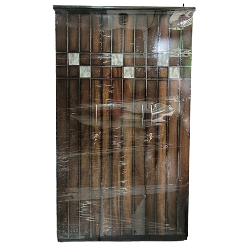 लकड़ी की अलमारी