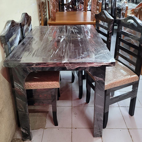 लकड़ी का भोजन तालिका