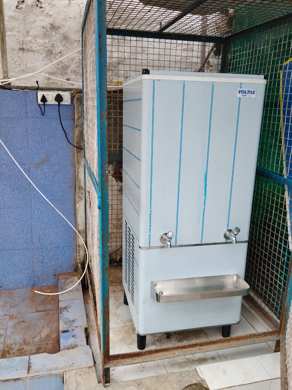 Stainless Steel Water Cooler - Capacity: 80 Ltr/hr