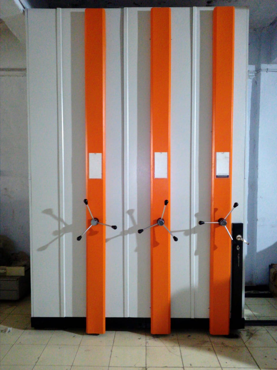 Mobile Compactor Storage System - Color: White