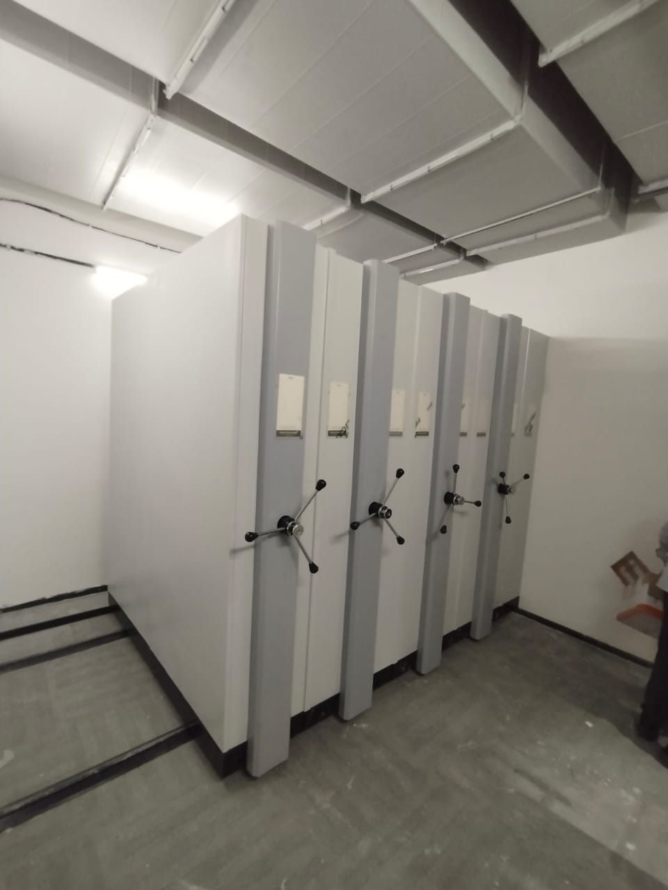 Mobile Compactor Storage System - Color: White